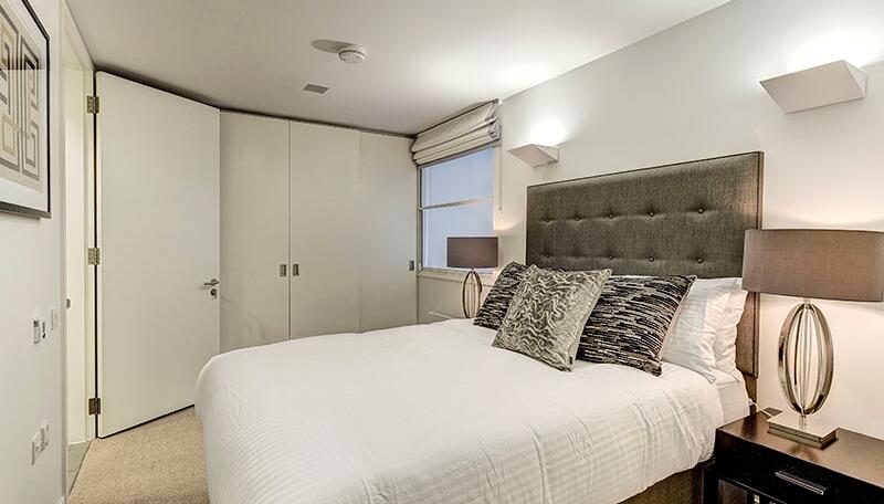 2 bed property in Fulham Road, London
